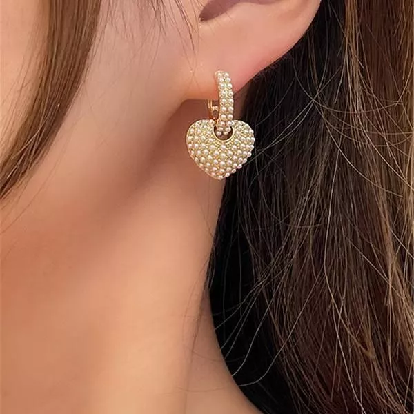 Kshmir New simple pearl heart-shaped pendant earrings temperament female earrings fashion simple heart-shaped earrings 2021 Kshmir New simple pearl heart-shaped pendant earrings temperament female earrings fashion simple heart-shaped earrings 2021